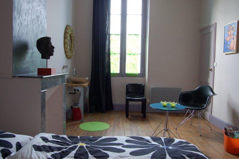 Bed and Breakfast La Vieille Ecole à Bourgougnague Chambre photo